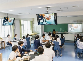 理科実験室の写真