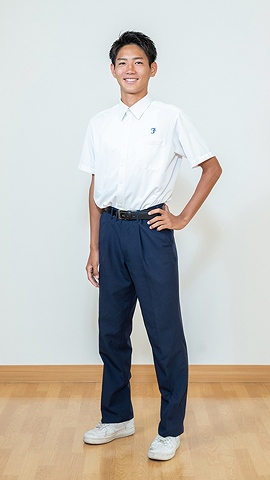 夏服男子の画像
