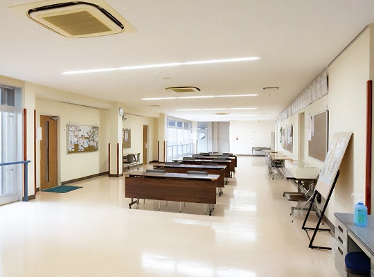 交流ラウンジの写真
