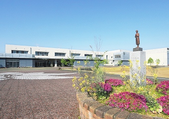 八代白百合学園高等学校の写真